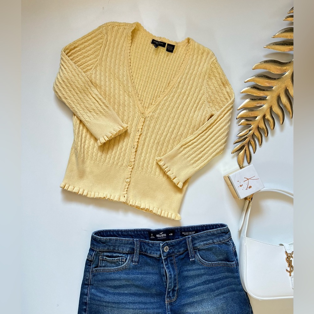Yellow Sweater cute